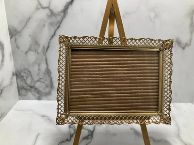 "Marco de fotos vintage de metal filigrana celosía tono dorado Hollywood Regency 5""x7""" Foto 1 de 4