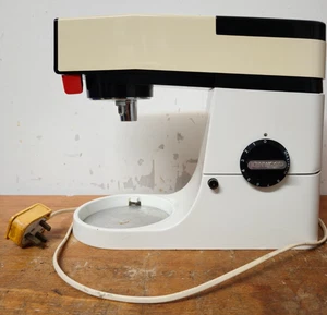 Vintage Kenwood Chef Küchenmaschine Modell A901 nur Hauptgerät ohne Aufsätze funktioniert - Bild 1 von 24