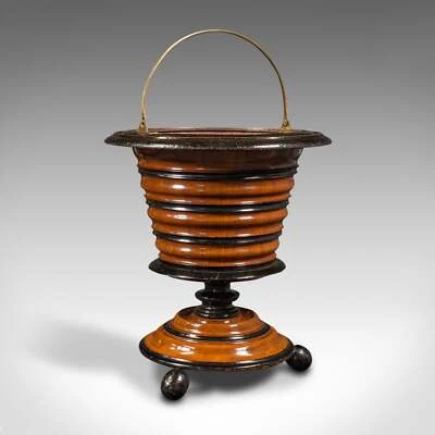 Antigua tienda junto al fuego, holandesa, nogal, jardinera, cubo de troncos, victoriana, C. 1900 Foto 1 de 4