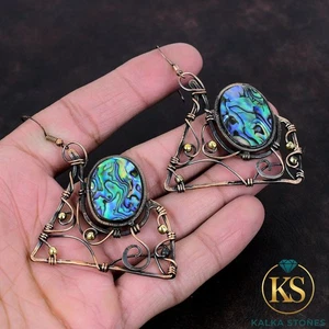 Pendientes de cobre ovalados concha de abulón gancho de piedras preciosas Boho gota hechos a mano envueltos en alambre - Imagen 1 de 6