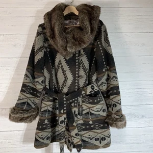 Hermoso Abrigo Manta Boho Fox & Ali Azteca Con Borde de Piel Sintética Talla 14-16 - Imagen 1 de 8