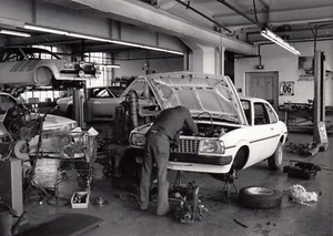 OPEL ASCONA & MANTA A400 PLANTA RUSSELSHEIM 1979 FOTO ORIGINAL DE PRENSA HOLMES - Imagen 1 de 2