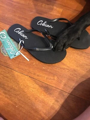 Sandálias tanga preta Cobian chinelos tamanho 6 novo com etiquetas B9 - Imagem 1 de 3