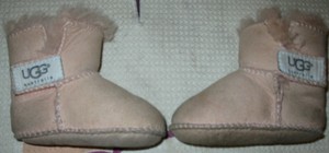 Las mejores ofertas en Zapatos de Bebé Rosa UGG | eBay