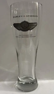 Harley Davidson 100 Aniversario Pilsner Cerveza Vaso Peltre Emblema Hombre Cueva - Imagen 1 de 5