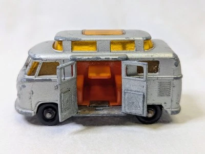 Lesney Matchbox Volkswagen Bus Nº 34 VW Camper Bulli techo alto puertas abiertas Foto 1 de 4