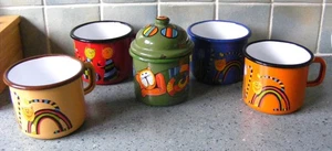 SMALTUM ENAMELWARE CZECH 4 COFFEE MUGS & LIDDED SUGAR BOWL CAT DESIGNS - Foto 1 di 7