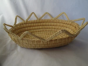 Small Woven Wicker Basket With Triangular Trim 5" X 8" & 2" H - Picture 1 of 5