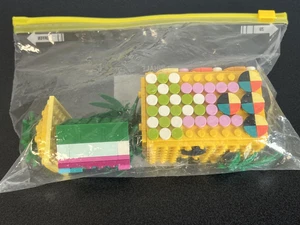 LEGO DOTS: Ananas Stiftehalter (41906) mit Anleitung - Picture 1 of 2