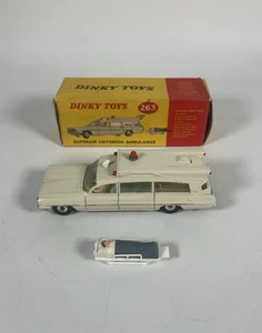 Ambulancia Dinky Superior Criterion y Stretch 263 de colección en caja original - Imagen 1 de 15