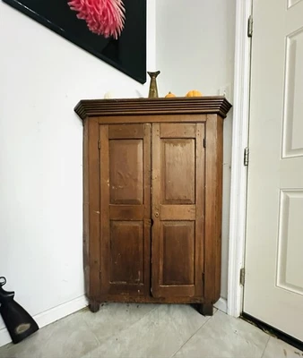 Am. Armário de canto de pinho do início do século XIX, 4 prateleiras profundas estado original - Imagem 1 de 4