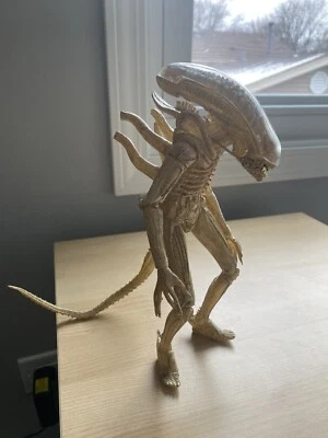 NECA XENOMORPH (TRANSLUCENT PROTOTYPE SUIT) Alien Concept Figure Series 7 New - Image 1 of 3