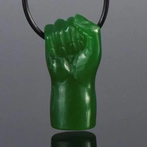 Relieve Puño Mano Gesto Tallado Verde Calcedonia para Amuleto Charm 2.62g - Imagen 1 de 13