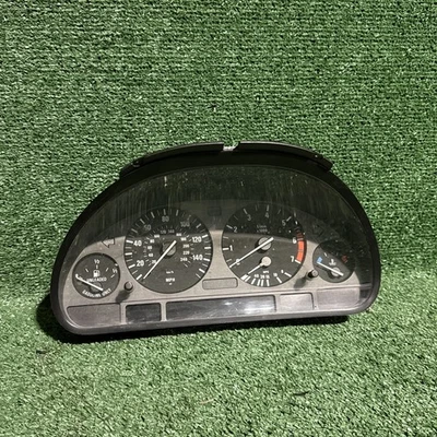 Velocímetro manual BMW E39 540i V8 1997-2003 usado fabricante de equipos originales Foto 1 de 4