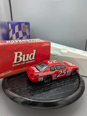 1999 Wally Dallenbach #25 Budweiser Monte Carlo escala 1:24 NASCAR fundido - Imagem 1 de 3