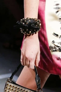 PRADA S/S 2019 RUNWAY Black Nappa Leather Bow Metal Studded Cuff Bracelet NIB - Picture 1 of 9