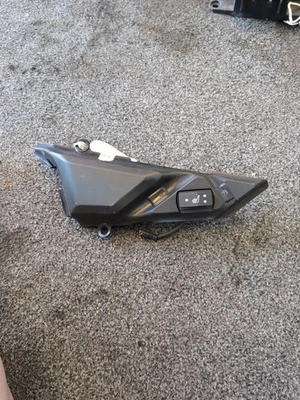 Carenado de relleno Triumph Tiger Explorer 1200 2012-2015 LH Pt.no T2070146 #B1 Foto 1 de 2