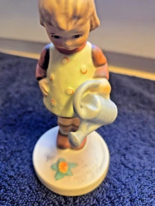 Goebel Hummel 74 Little Gardener Great condition, Vintage Estate Find - Picture 1 of 7