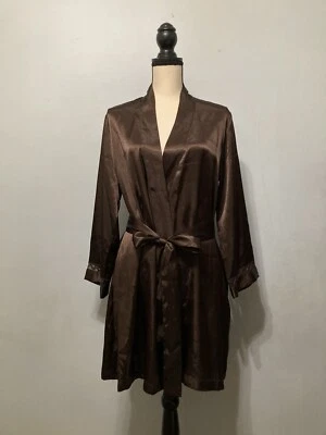 Bata Morgan Taylor Intimates Talla Pequeña Ciruela Efecto Satinado Manga Larga Ropa de Salón Foto 1 de 4