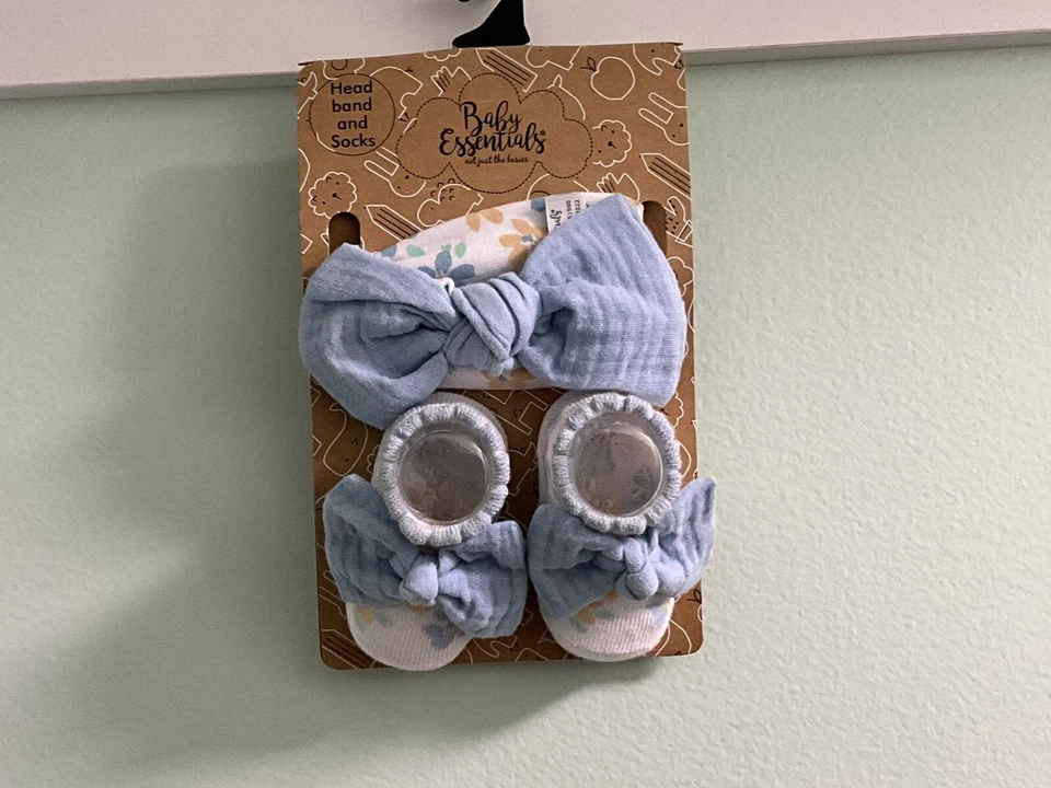 Baby Essentials  Baby Headband and Bow Socks Set NEW - Image 1 of 1