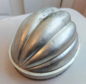 ANTIQUE 1940's MELON SHAPED ICE CREAM/JELLO MOLD Coated METAL W/Handle England - Foto 1 di 5