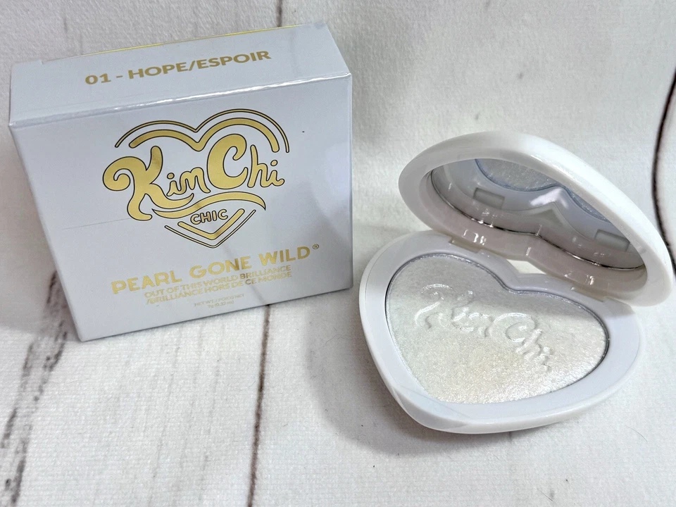 NIB KimChi Chic PEARL GONE WILD Pearlescence Pressed Shimmer Highlighter 01 Hope - Image 1 of 2
