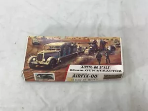 Airfix-00 Series 2 WWII German 88mm Gun & Tractor 1:76 Scale Model Kit Boxed NEW - Foto 1 di 2