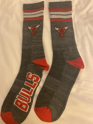 Chicago Bulls NBA Gray and Red Size 6-12 Socks Cover