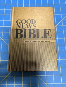 Good News Bible - Today’s English Version - 1976/1986 Illustrated Hardcover Gold - Imagen 1 de 5