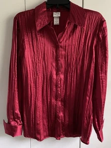 NWT Accordion Style Blouse Size M Red - Perfect As a Christmas Shirt/Top! - Picture 1 of 5