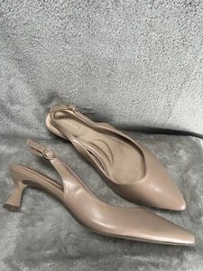 Anne Klein 10 Beige Nude Leather Iflex Slingback Kitten Heel Shoes Pointed Toe - Picture 1 of 10