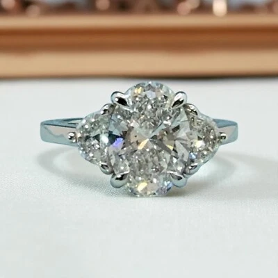 Anillo de 3 piedras de diamantes cultivados en laboratorio ovalado 3,50 quilates D VS1 certificado IGI platino Foto 1 de 4