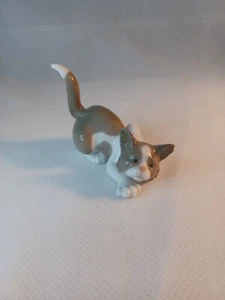 LLADRO 5112 ATTENTIVE CAT KITTEN 4"X4-1/2" FINE PORCELAIN FIGURINE  - Picture 1 of 4