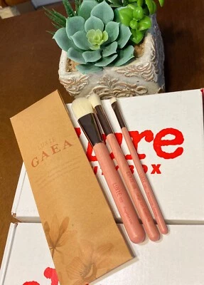 NUEVO Juego de Cepillos Luxie Gaea 3 Piezas Madera Rosa TOTALMENTE NUEVO Boxycharm 2019 Foto 1 de 4