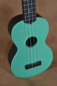 Kunststoff Ukulele Green Waterman - Bild 1 von 5