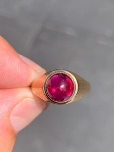 18ct gold cabochon ruby 2ct solitaire ring vintage 3 grams - Picture 1 of 8