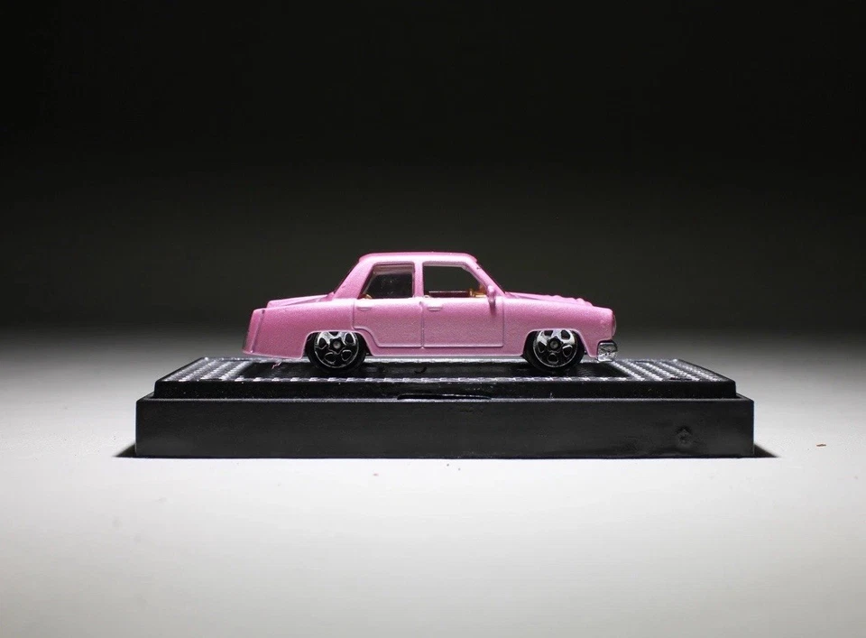 Hot Wheels Retro Entertainment The Simpsons Family Car Diecast 1:64 Loose - Image 1 of 4