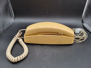 att 210 trimline Retro corded phone Touch Tone Push Button Beige Yellow - Picture 1 of 5