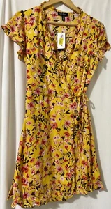 Jessica Simpson SADE Printed Wrap Dress in Floral Yellow - Size Medium - NWT!! - Picture 1 of 16