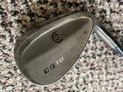 Cleveland CG10 60° Lob Wedge Dynamic Gold Wedge Flex Shaft Lamkin Crossline Grip - Image 1 of 4