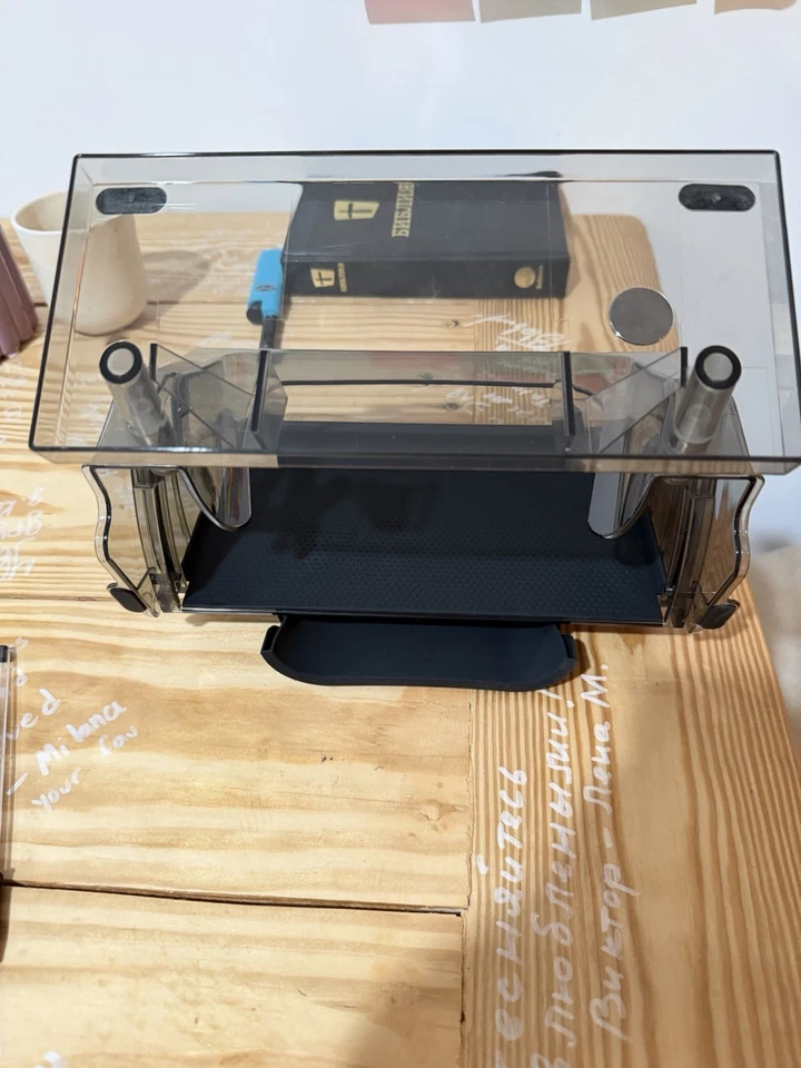 Caja de almacenamiento bajo pantalla para Tesla Model 3 Highland 2024-2025 / Model Y 2023+ Foto 1 de 3