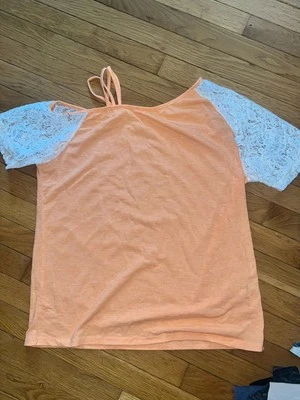 女式背心、T恤和衬衫,尺寸 XL&2XL,一些全新带标签,5 件装 — 第 1/4 张图片