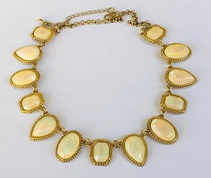 Very pretty lightweight beaded goldtone necklace - Picture 1 of 7