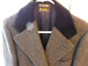 Elegant BARNEYS International Dark Charcoal Herringbone Chesterfield Coat 40-Reg - Picture 1 of 7