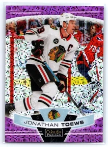 2019-20 O-Pee-Chee Platinum #20 Jonathan Toews Violet-Pixels #/399 - Bild 1 von 2