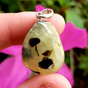 Colgante de piedras preciosas curativas de cristal natural Prehnita con epidota de África - Imagen 1 de 4