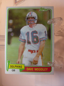1981 Topps Football Card   #174 - David Woodley RC - Miami Dolphins   (97765)