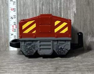 2003 Mattel Fisher Price GeoTrax rot und gelb Zugset Ersatz Auto Spielzeug - Bild 1 von 6