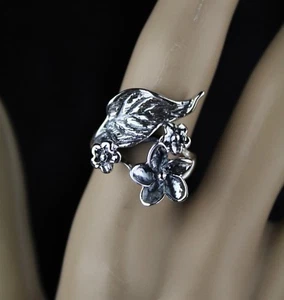 Flowers and Leaf Sterling Silver Ring Beautifully Detailed Flower Statement Ring - Picture 1 of 10