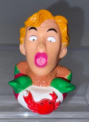 DC COMICS AQUAMAN SUAVE 3" VINILO LÁPIZ TOPPER FIGURA CARA DIVERTIDA DEFORMADA Foto 1 de 4